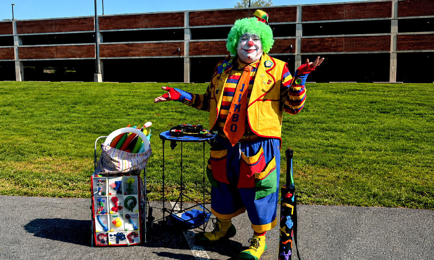Why Hiring a Kids Party Entertainer Makes Birthdays Easier for Parents